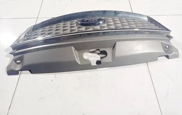 Ford Mondeo Mk III Front grill 6s718a100baw 6s71-8a100-baw