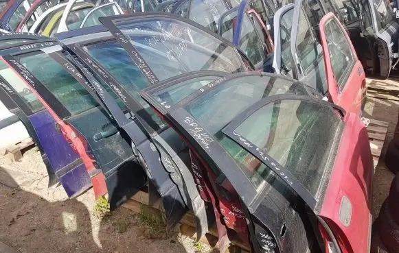 Alfa Romeo 156 Front door
