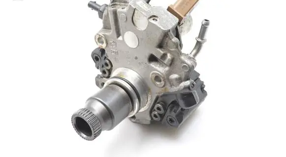 Mercedes-Benz E W212 Fuel injection high pressure pump A6510702601