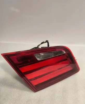 Tailgate rear/tail lights