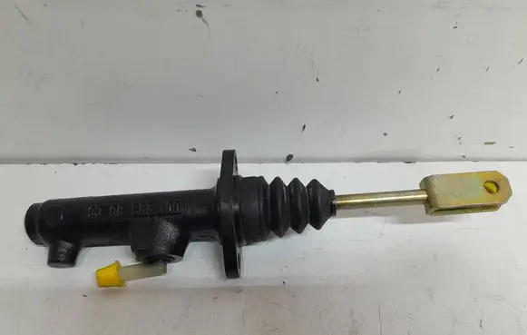 Volkswagen II LT Clutch master cylinder 0012958606 35165K