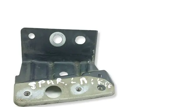 Nissan Qashqai+2 Fender mounting bracket 