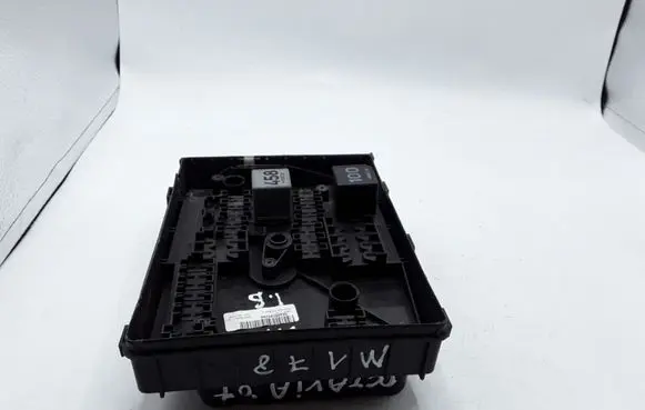 Skoda Octavia Mk2 (1Z) Fuse module 1K0937125 017183071
