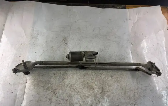 Chrysler 300 - 300C Front wiper linkage and motor 04805711aa 1590108030