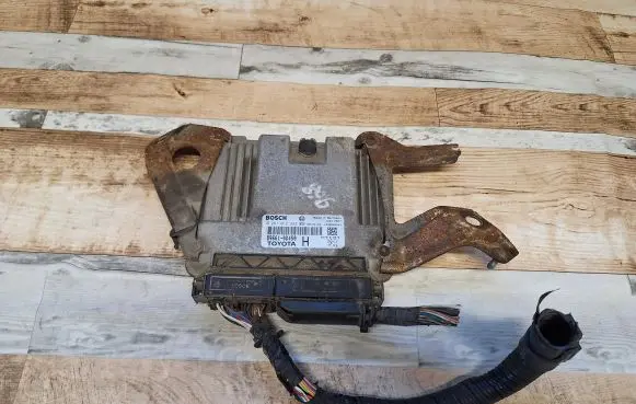 Toyota Yaris Engine control unit/module 896610D450 0281012322