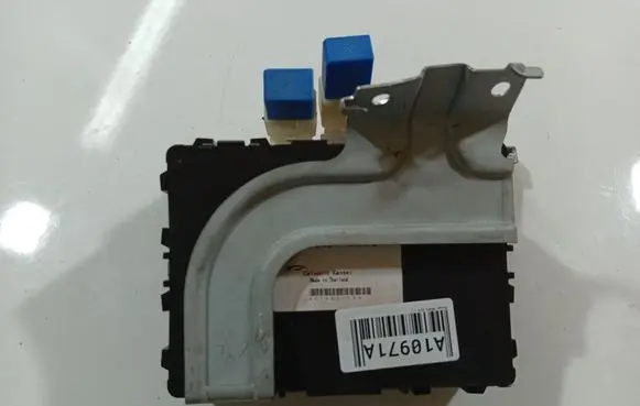 Nissan Micra Fuse box set FLN002