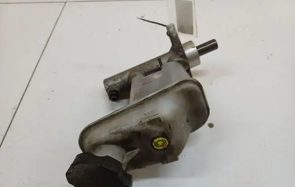 KIA Sorento Brake fluid reservoir 341116