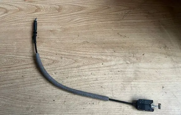 Volkswagen Tiguan Rear door cable line 5N0837017E