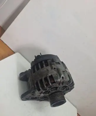 Opel Vivaro Generator/alternator C542722R