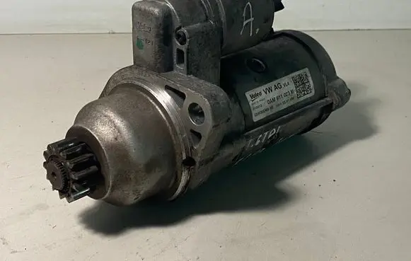 Volkswagen Golf VII Starter motor 0AM911023M