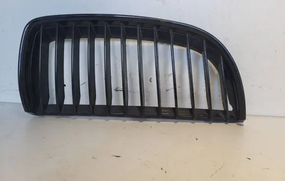 BMW 3 E90 E91 Front grill 7120008