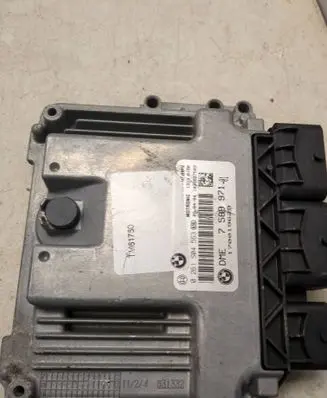 Mini One - Cooper Coupe R56 Engine control unit/module 0261S04563 TM61750 7589971
