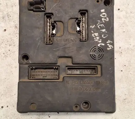 Renault Scenic I Fuse module 8200029342