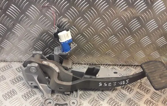 Volvo S80 Brake pedal 30643745