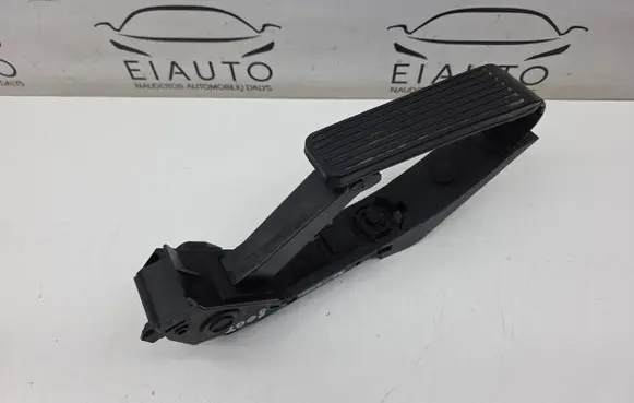 Mercedes-Benz S W221 Accelerator throttle pedal A2203000104 A2113010001