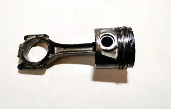 Volkswagen Touran I Piston with connecting rod 038j