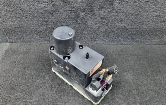Audi A6 S6 C4 4A Central locking vacuum pump 4A0862257G