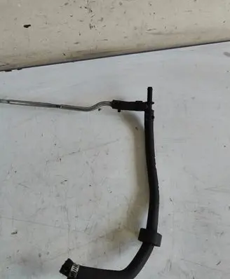 Volkswagen PASSAT B6 Engine coolant pipe/hose