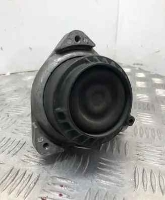 BMW 4 F32 F33 Engine mount bracket 68623513