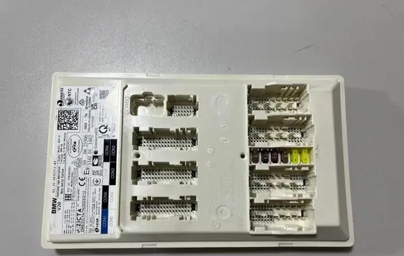 BMW X7 G07 Central body control module 5B3CFC2 5B8E989