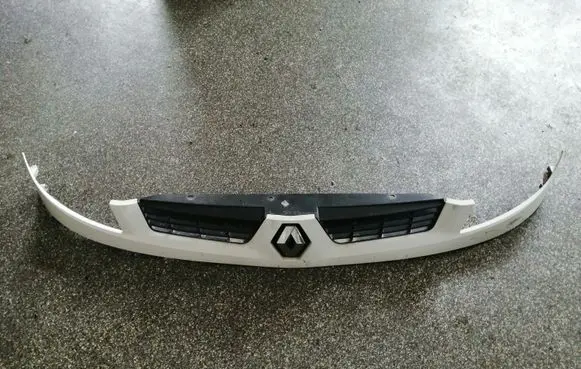 Renault Kangoo I Front bumper upper radiator grill