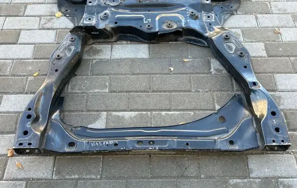 Volvo XC60 Front subframe 32268633 T033A