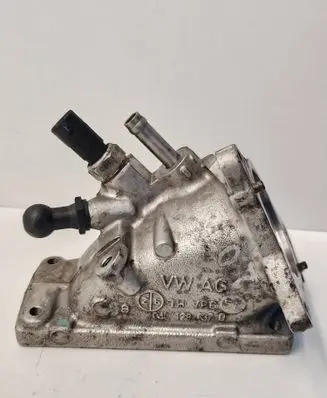 Volkswagen Tiguan Throttle valve 04L128637 T88926A