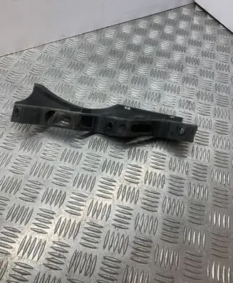 Volkswagen PASSAT B6 Front bumper mounting bracket 3C0807889