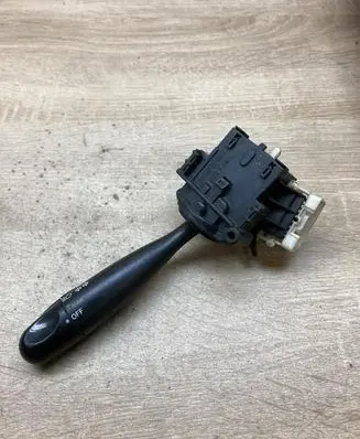 Toyota Yaris Indicator stalk 1736481