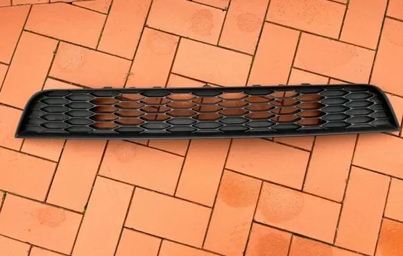 Front bumper lower grill