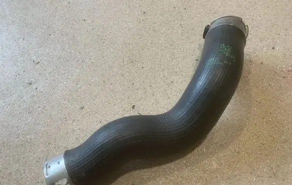 BMW 4 F32 F33 Intercooler hose/pipe 8513851