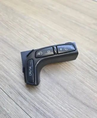 Volvo V70 Steering wheel buttons/switches 9452797