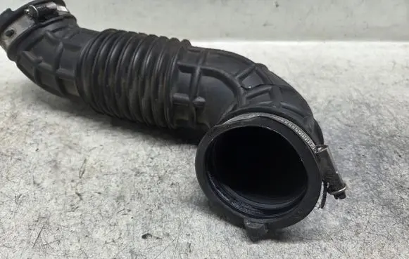 Ford Transit VII Turbo air intake inlet pipe/hose 
