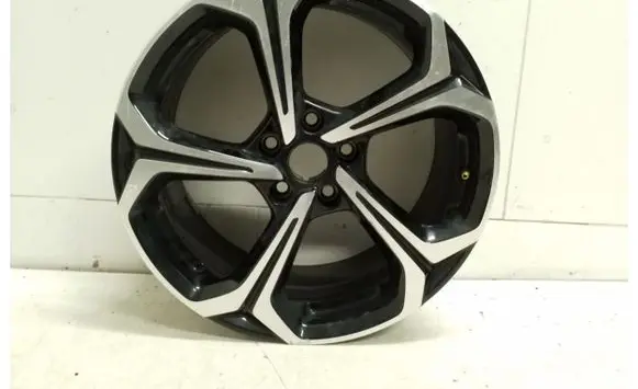 R18 alloy rim
