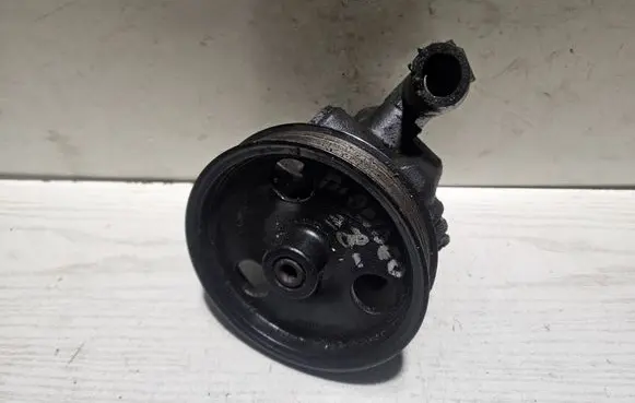Ford Mondeo MK II Power steering pump 95BB3A733AB 61B0511