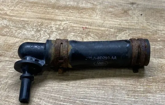 Land Rover Discovery 5 Engine coolant pipe/hose JPLA8D290AA CV1XA