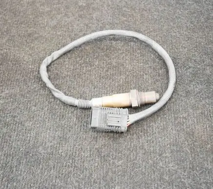 BMW 5 G30 G31 Lambda probe sensor 0258027103 8631047