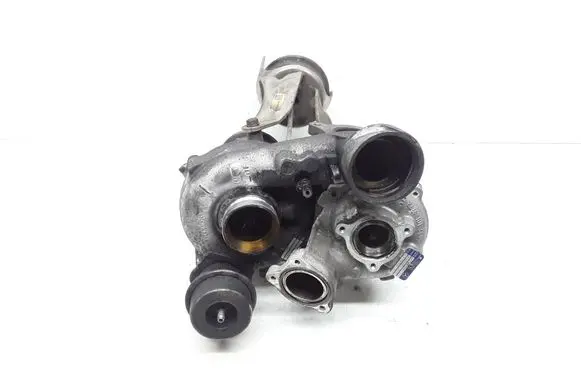 Mercedes-Benz E C207 W207 Turbo A6510905780 A6510902880