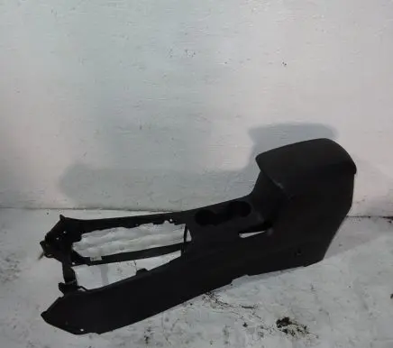KIA Carens III Center console