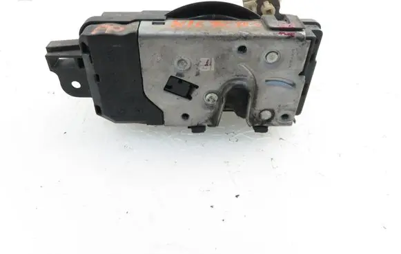 Opel Astra H Front door lock 13210749QG