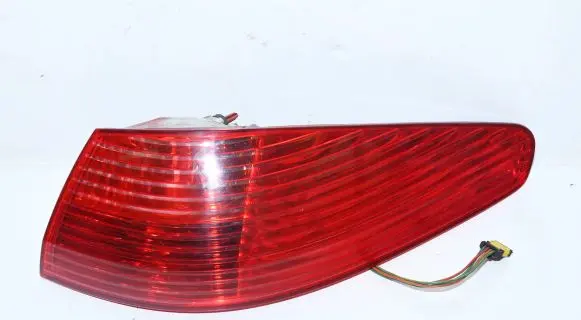 Peugeot 607 Rear/tail lights