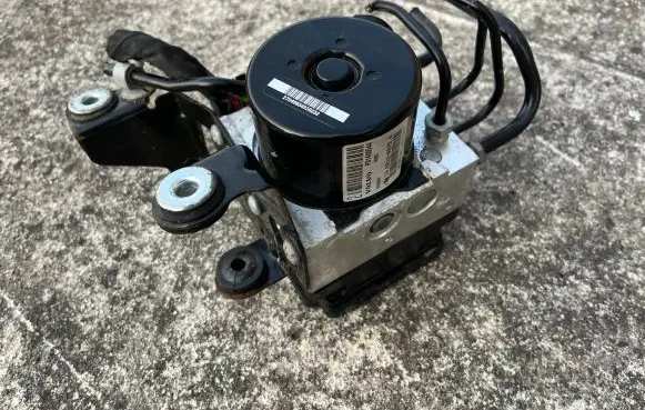 Volvo S60 ABS Pump P31400544 31400544 31400101