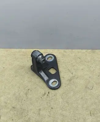 Mercedes-Benz CLS C219 Front door lower hinge 