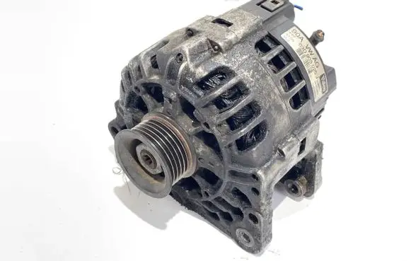 Volkswagen Polo IV 9N3 Generator/alternator 03D903025J