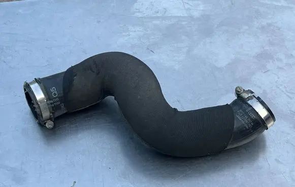 Intercooler hose/pipe