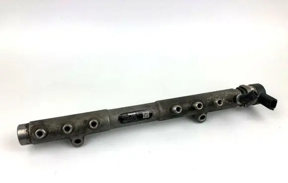Volvo V70 Fuel main line pipe 30777554 0445215023