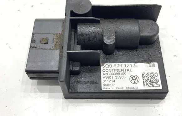 Volkswagen Golf VII Other control units/modules 5Q0906121E