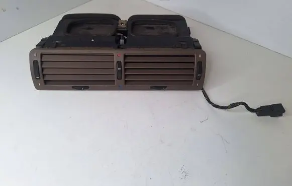 BMW 7 E38 Dash center air vent grill 8390111 8370320 8379329