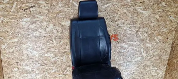 Suzuki Grand Vitara II Front driver seat