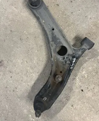 Toyota Yaris Front lower control arm/wishbone
